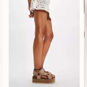 Free PeopleRule breaker remix flatform sandals❤️❤️❤️❤️